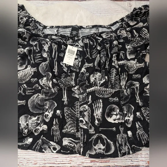 Hot Topic Social Collision Skeleton Bones Crop Top Plus Size 4 4X NEW - Picture 5 of 9